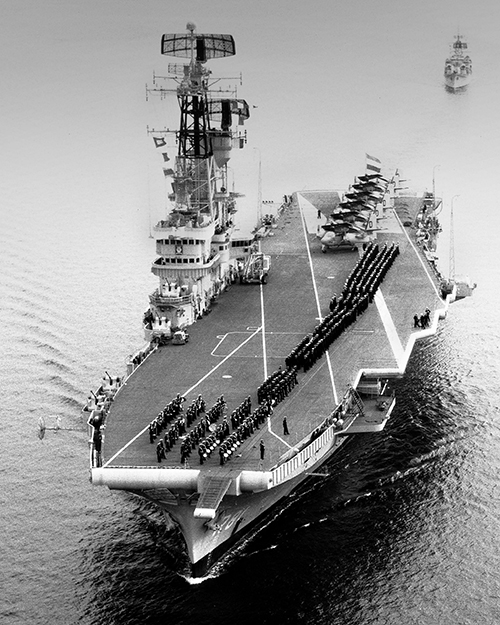 ConducteurNH's tweet photo. Nederland stuurt Vliegdekschip "De Karel Doorman" naar Iran in 2026 upgrade 😂 https://t.co/NTr62IZEPQ