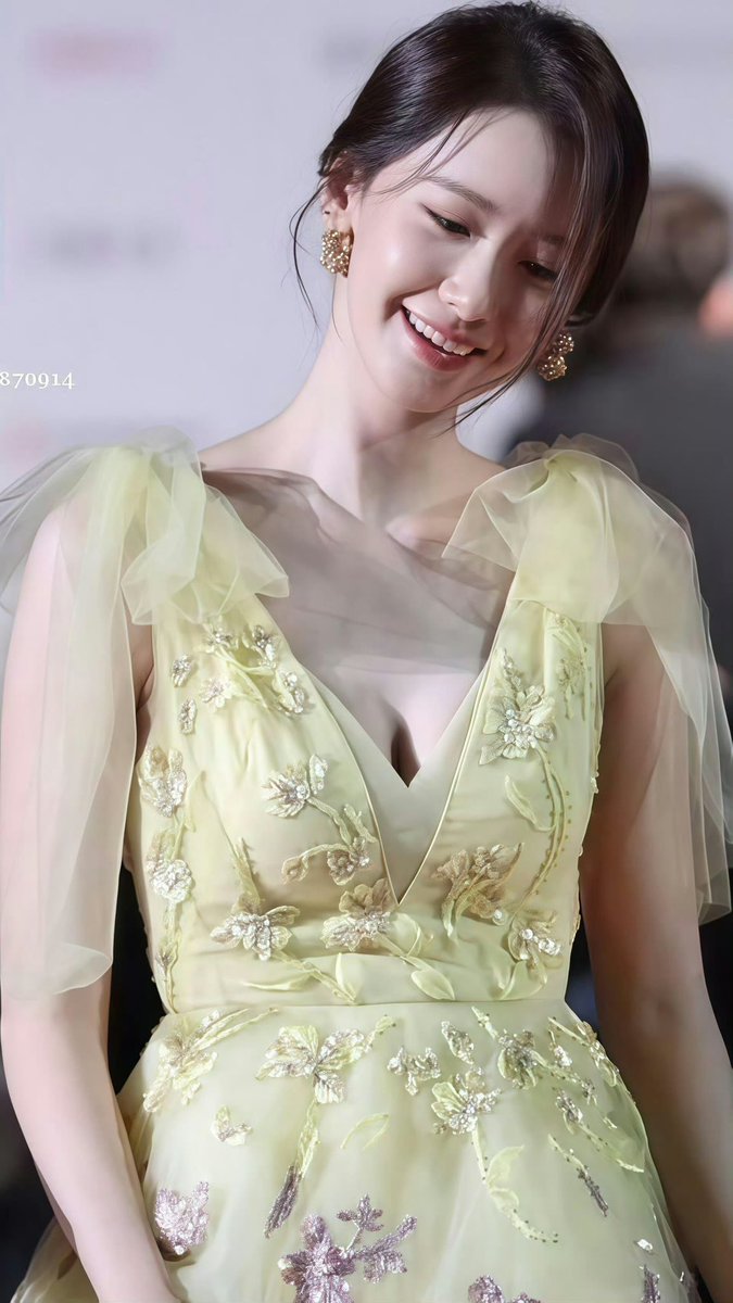 林允儿 清纯的外表下藏不住的性感。 https://t.co/ex5msRUD1J
