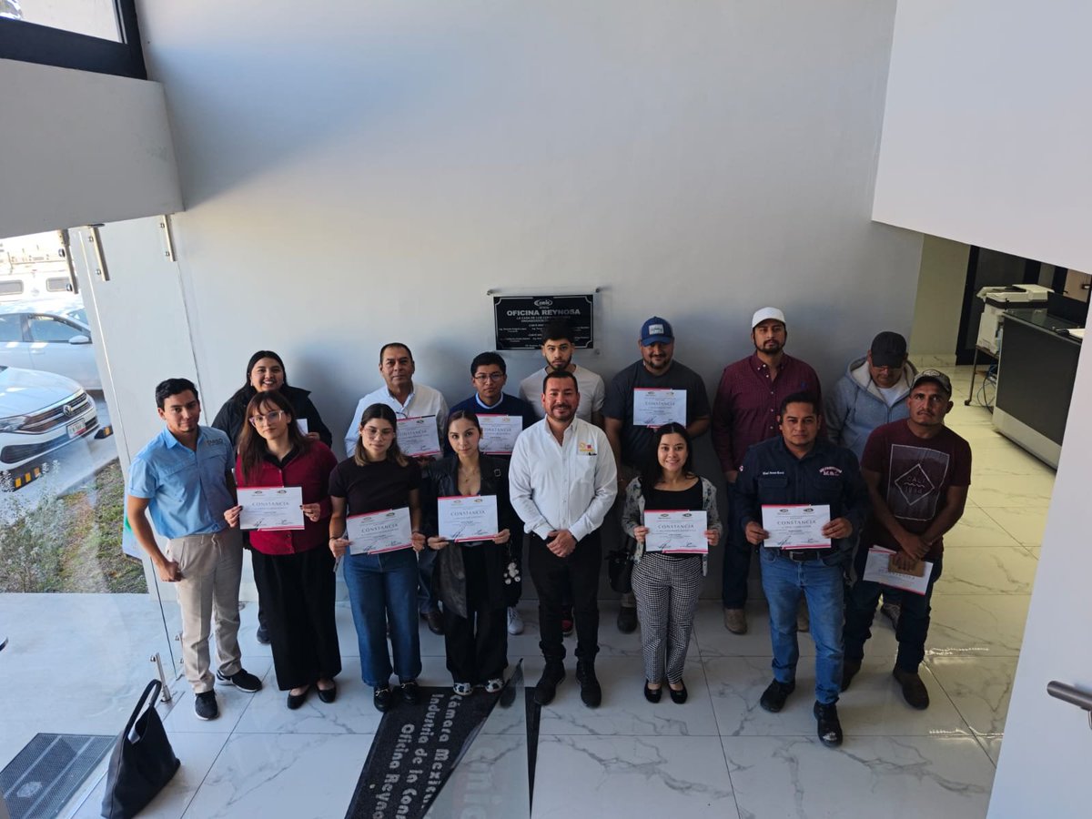Webxpress_top's tweet photo. JR Energía solarinvita a tomar nuestro #curso intensivo de instalación de #panelesolares. Tres días para aprender lo necesario para poder desempeñarte en ésta área de gran valor comercial.

Contribuye a un mundo #limpio con #energiasrenovables, #Reynosa #Tamaulipas 👍
#industria https://t.co/vNk5Tdzgtj