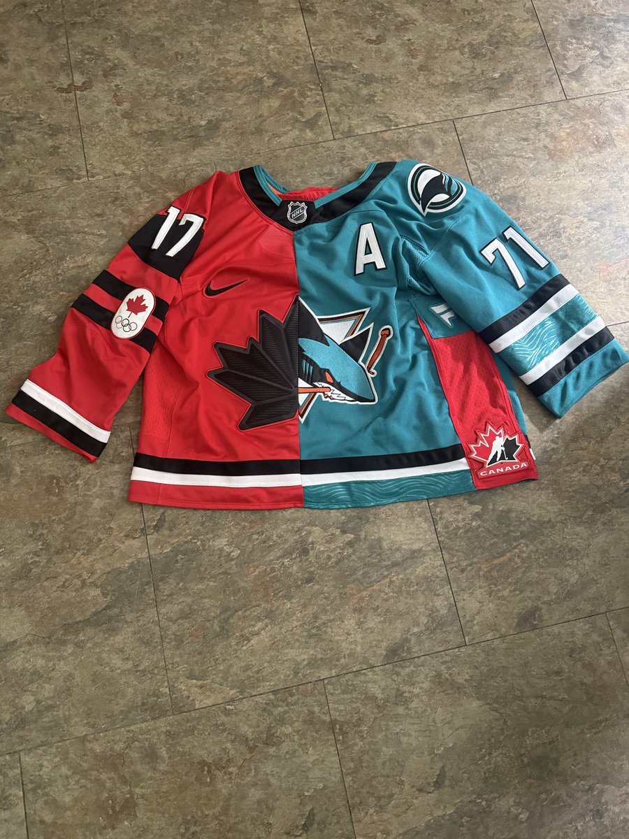 brookceee's tweet photo. POV: you spend 2 months designing the perfect custom jersey just to debut it at a double header weekend 🦈💙 @SanJoseSharks #SanJoseSharks #nhl #nhlsharks #macklincelebrini @NHL https://t.co/AqzeVe8EWf