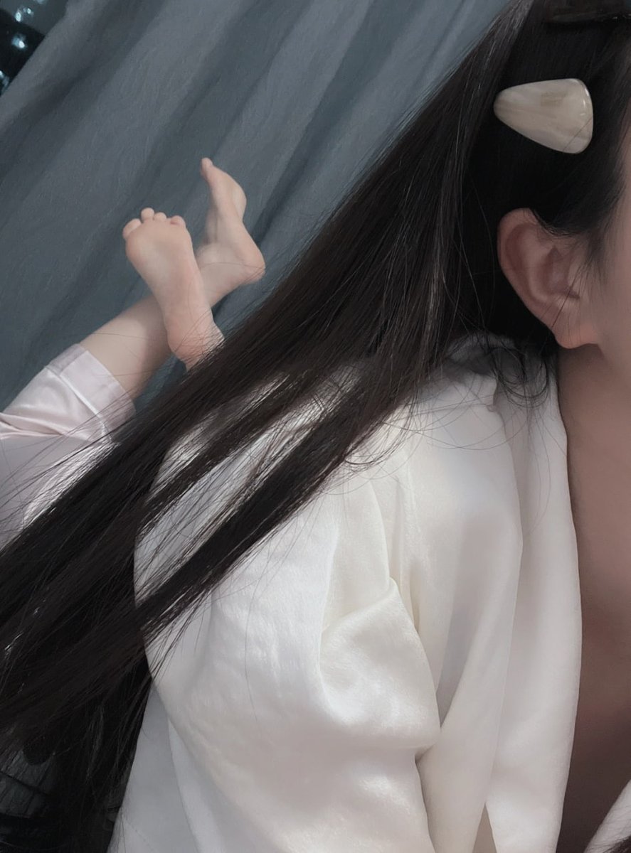 Long locks and little toes stealing the show  Effortless elegance from every angle!😊🥰