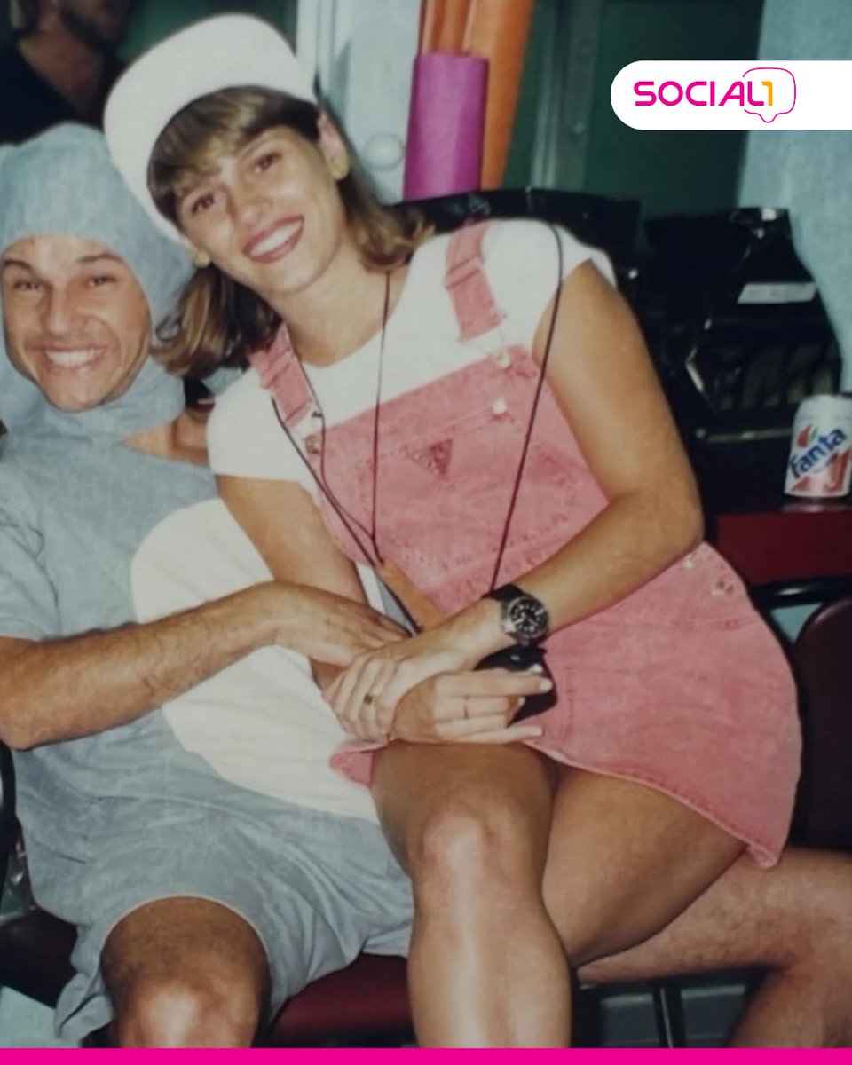 blogsocial1's tweet photo. 🎤📸 Homenagem emocionante!

Dinho (Mamonas Assassinas) foi lembrado por sua ex, Valeria Zoppello, que compartilhou fotos raras e momentos da relação, emocionando fãs.
#Dinho #MamonasAssassinas #Lembranças #Famosos #Social1  im  digital
#digital https://t.co/Im6E6whgK9