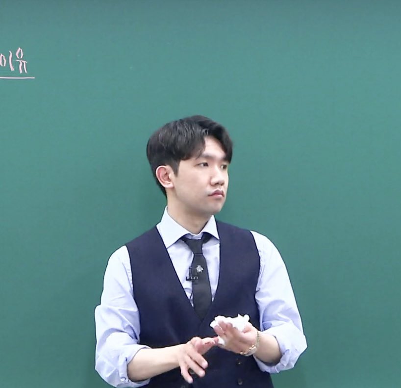 개강? 무슨 소리를 하는 거야, 너 꿈꿨니?
너 신택스 올오카 컷따개하러 가야지
하………
니네가말아주는강의가아닌데나한테무슨의미가 있 는 데!!!!!!!!