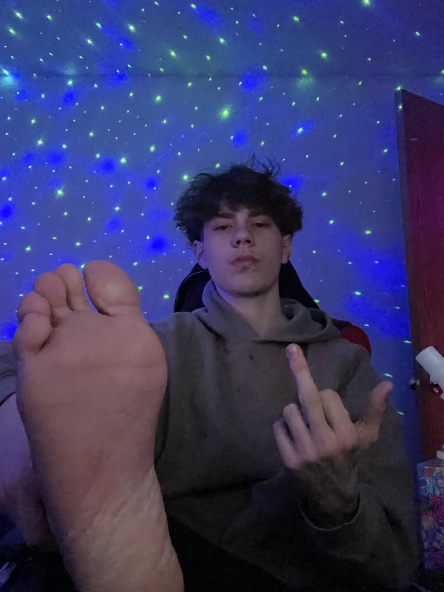 gerardbank2474's tweet photo. These #soles control your little pathetic gooning brain 🧠        #findom https://t.co/3HOvO7RQsD
