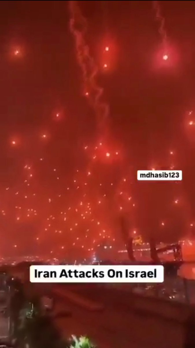 Baehs7x's tweet photo. الله ..
إنها تمطر على اليىهو.د المحتىلين ..
المنظر يسرّ القلب https://t.co/bP6le7jLUV