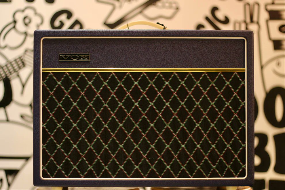 Vox Limited Edition 12'' 15-Watt Tube Combo Amp - Blue/Cream granatamusic.com/products/vox-l…