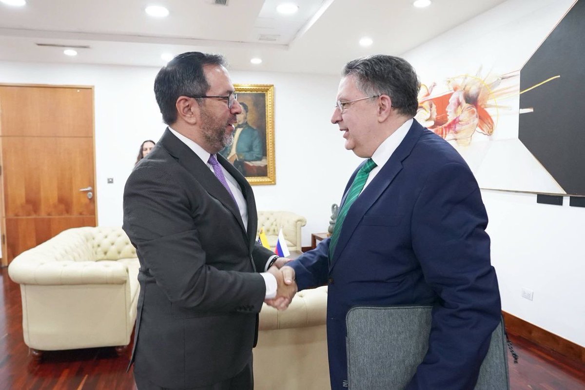 sanches49673's tweet photo. 📸#EnFotos 

🇻🇪🤝🇷🇺 Canciller Yván Gil sostuvo una reunión con Alexander Shchetinin, director del Departamento de América Latina del Ministerio de Relaciones Exteriores de Rusia, para revisar el avance en la cooperación bilateral estratégica. 

📌Ambos destacaron la hermandad y solidaridad entre naciones en su búsqueda de un mundo multipolar.

📱@venezuelanewsvideos

Síguenos en Instagram |TikTok |YouTube |Facebook |Pág. Web |Canal de Noticia