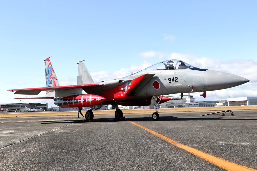 Super_fly4_4's tweet photo. 岐阜っ子in小牧基地航空祭2026
F2   101
(F2  501反対側で地上展示見れた✨)
F15  942 https://t.co/vGzOxy4OYw