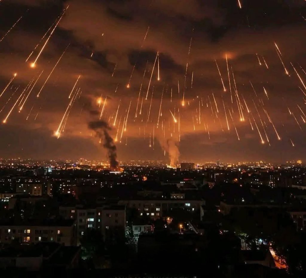 Tel aviv 2 de marzo de 2026.
Ataque iraní 🇮🇷

Entonces... Así se ve la justicia divina? 🤔