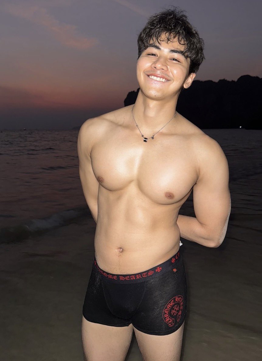 FAPlugzaa tweet media