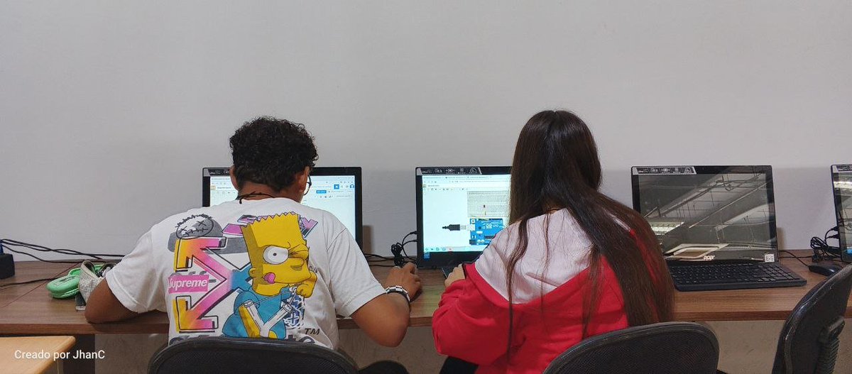 InfoCar32BMFC's tweet photo. #2Marzo
Infocentro CDC Tocuyito, perteneciente a la GBMSP Tocuyito del Municipio Libertador parroquia Tocuyito, los jovenes desarrollan prácticas de encendido LED en tinkercad dónde escriben código y se van familiarizado con la escritura y ven la función de cada código escrito. https://t.co/hAh8x3onJx