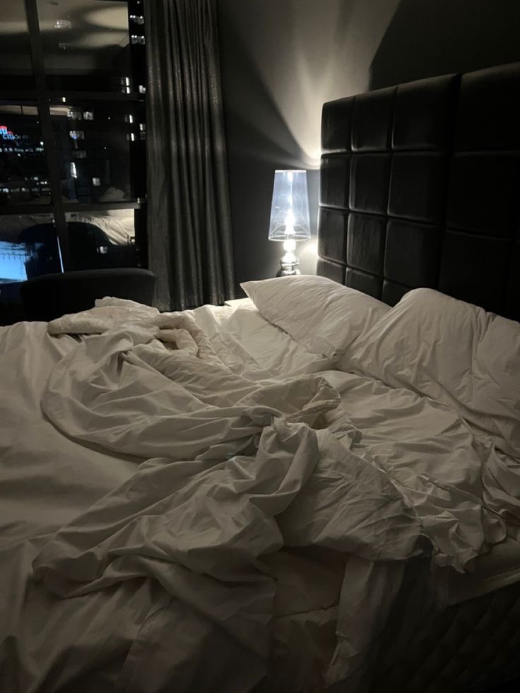 moon || AU’s 📌 tweet media