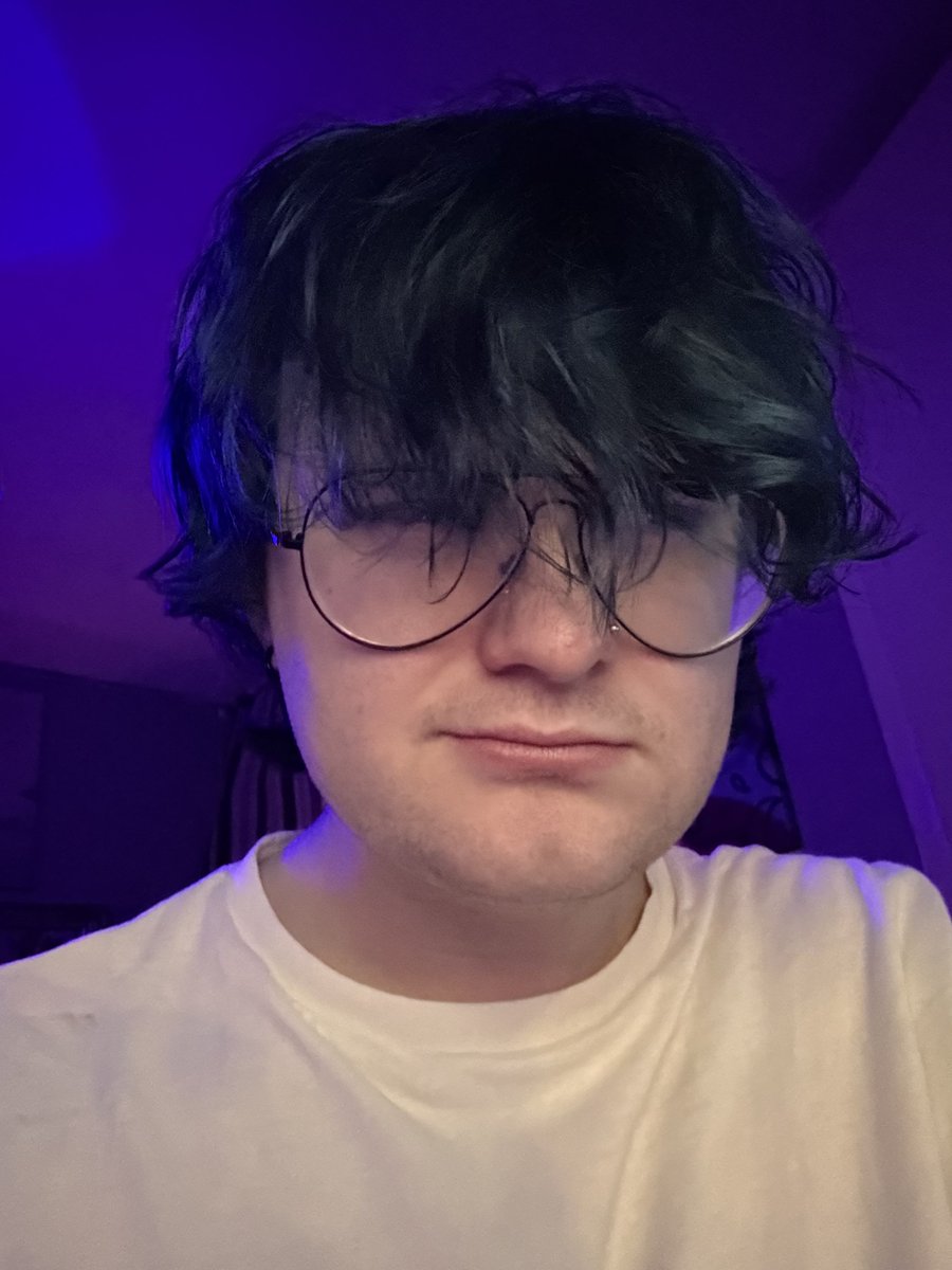 ✯𝐿𝐸𝒲𝐼𝒮✯ tweet media