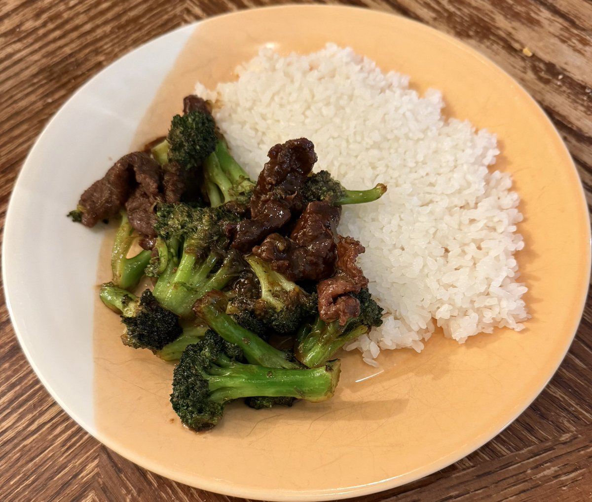 DaikonDad's tweet photo. Tonight’s dinner is… Beef and Broccoli! The beef was still frozen so I really boiled it rather than pan-frying it but it’s still tasty! https://t.co/Yq4AeAC7QX