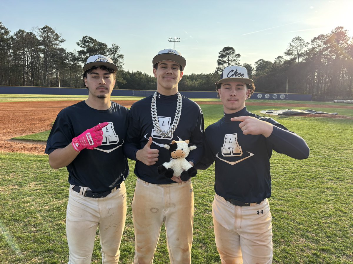 Thomas Hall tweet media