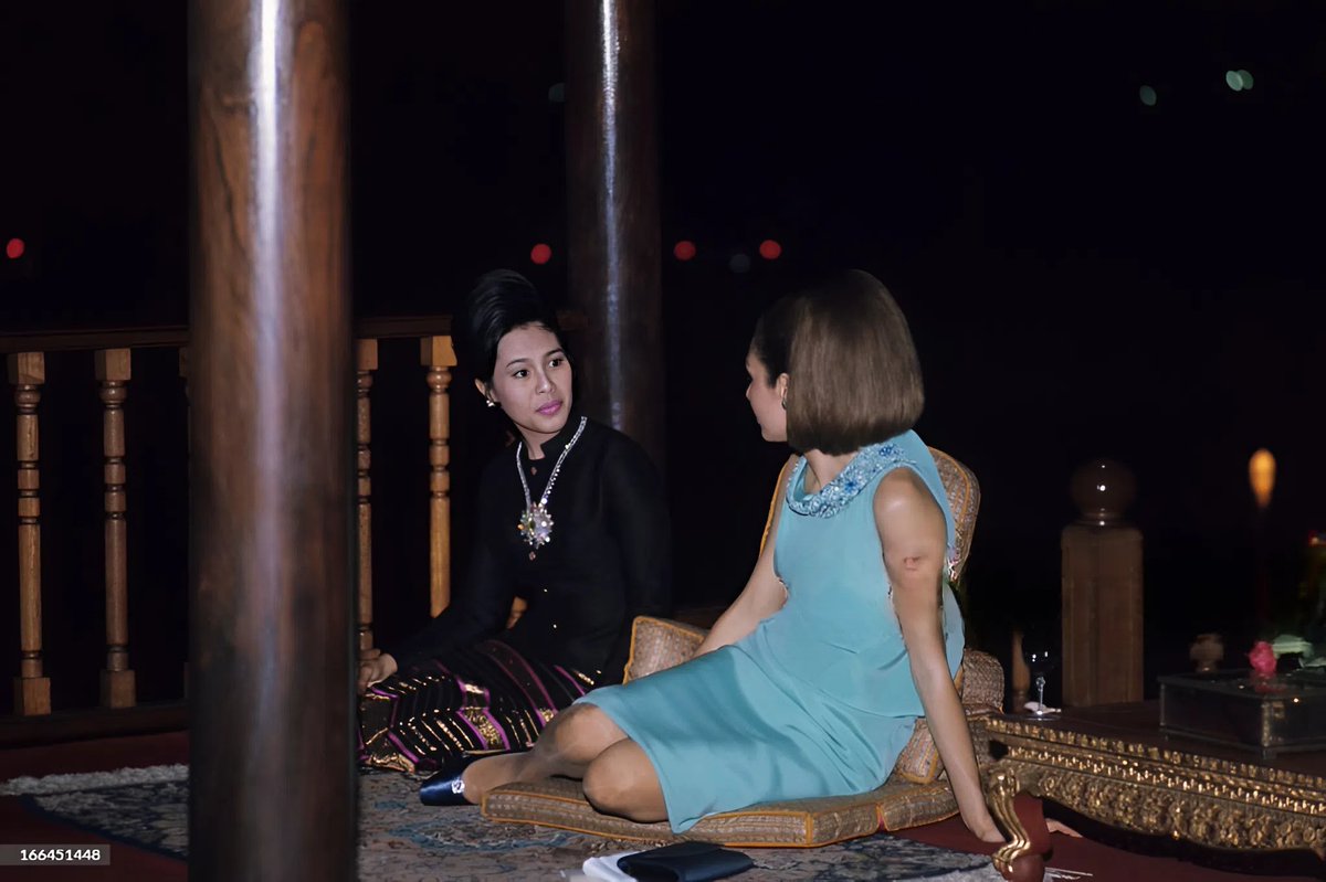 Retro Siam tweet media