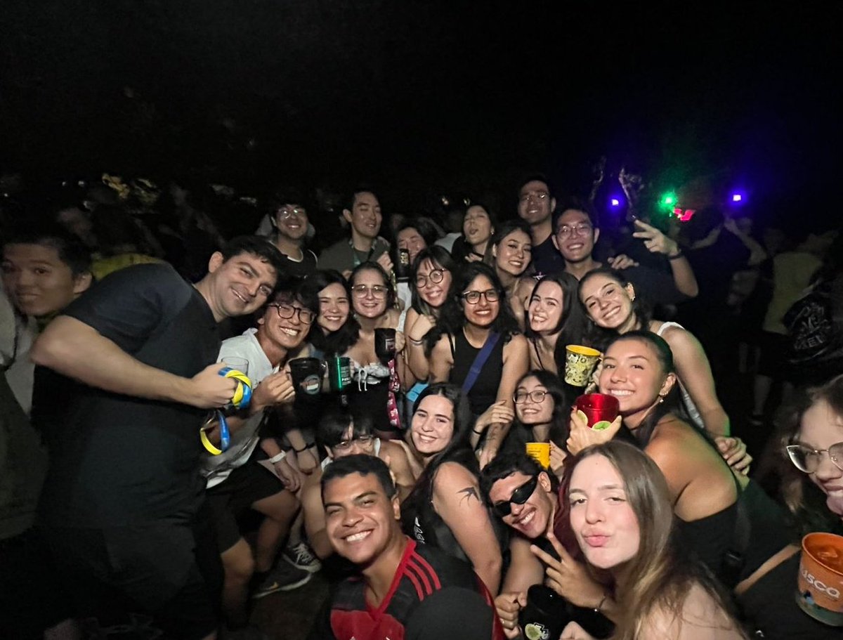 bea ♡ voltando tweet media