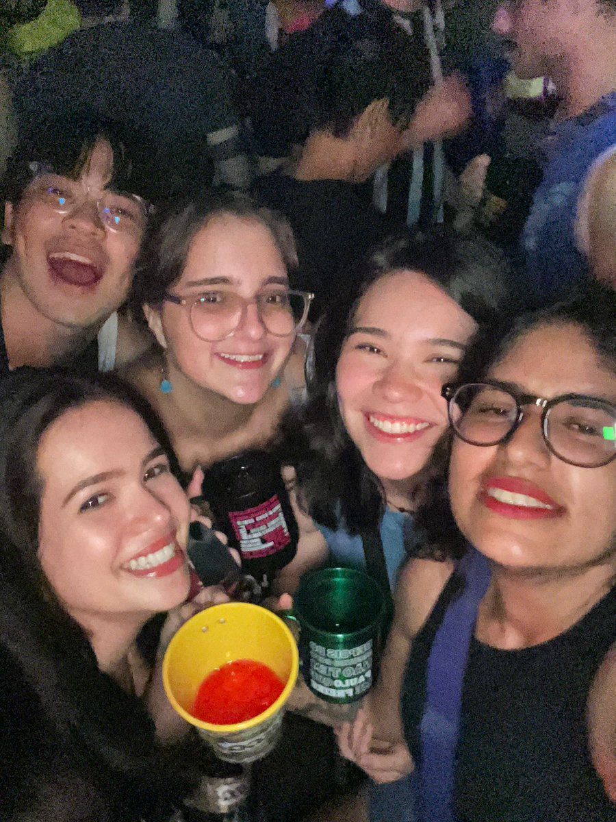 bea ♡ voltando tweet media