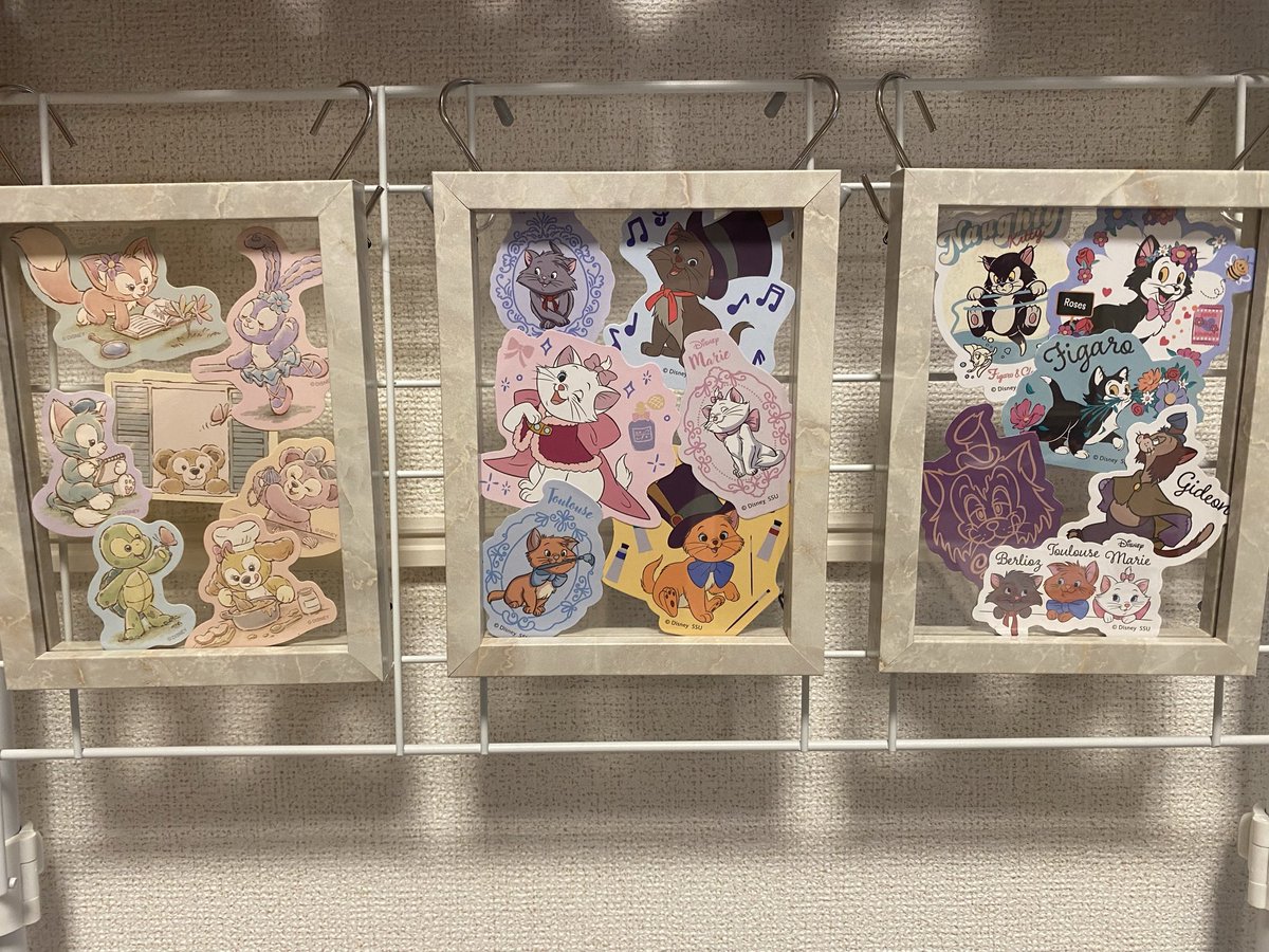 raikuncat's tweet photo. ステッカーのこの飾り方気に入ってる🥰
ルシファーとモチも欲しいな〜探そうかな https://t.co/5ZIe78zgu1