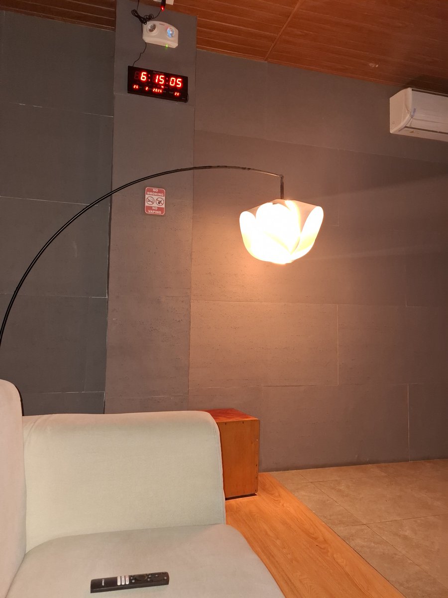 SSparadic75020's tweet photo. Cozy lounge @massage_alpha CEBU! 

#spalover
#mancaver https://t.co/QAcbwhbtwW