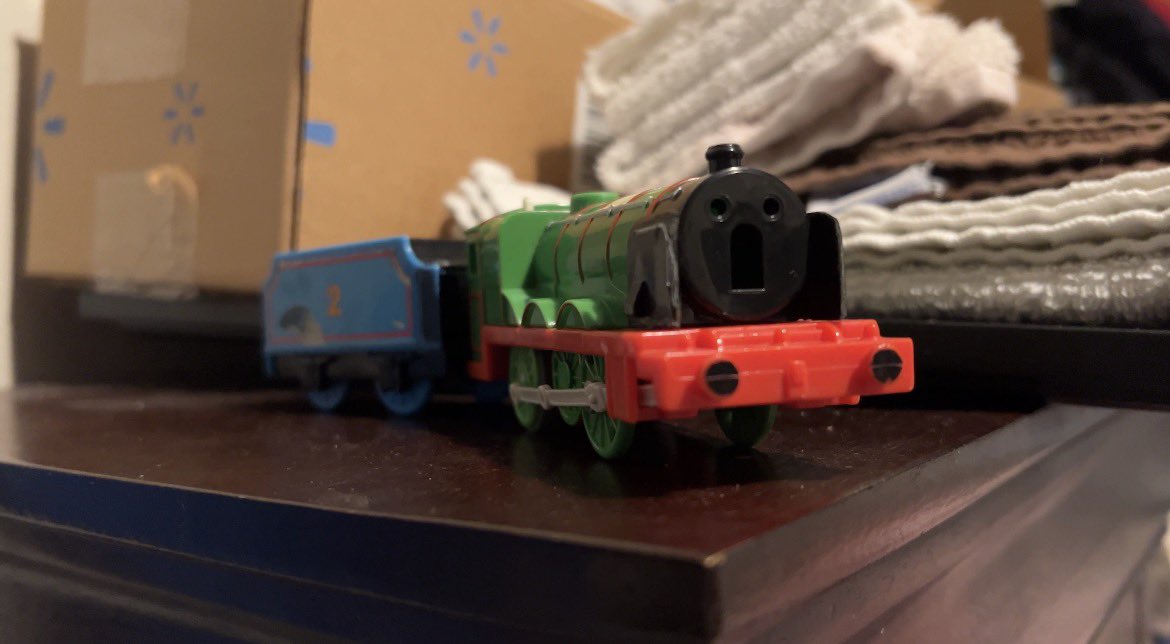 RHNH_TWT's tweet photo. Workin on a TrackMaster Big City Engine and I got this elite reference in my comment section 🥹🥹

#trackmaster #ttte #thomasandfriends https://t.co/lpVTErCwiv