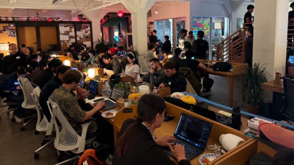 adriannalakatos's tweet photo. I’m hiring someone to join my Ecosystem team at Founders, Inc. (SF)

The job: make our 40k sqft founder campus feel alive every single day.

You’ll own:
• Day-to-day for the builders on campus (events, onboarding, program ops)
• Bringing in the best speakers + making sessions worth showing up to
• The vibe (seriously)

Part-time to start, working directly with me.

DM me a 60-sec Loom / voice memo - tell me who you are + the first event you’d run here.