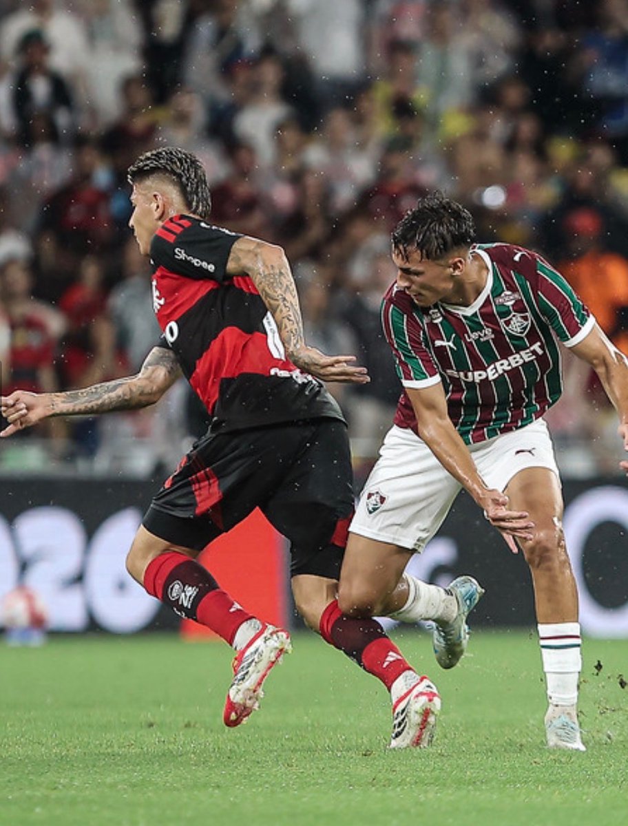 E novamente tudo se repetindo

Só existe 2 Clubes no Rio de Janeiro, a vdd é essa.