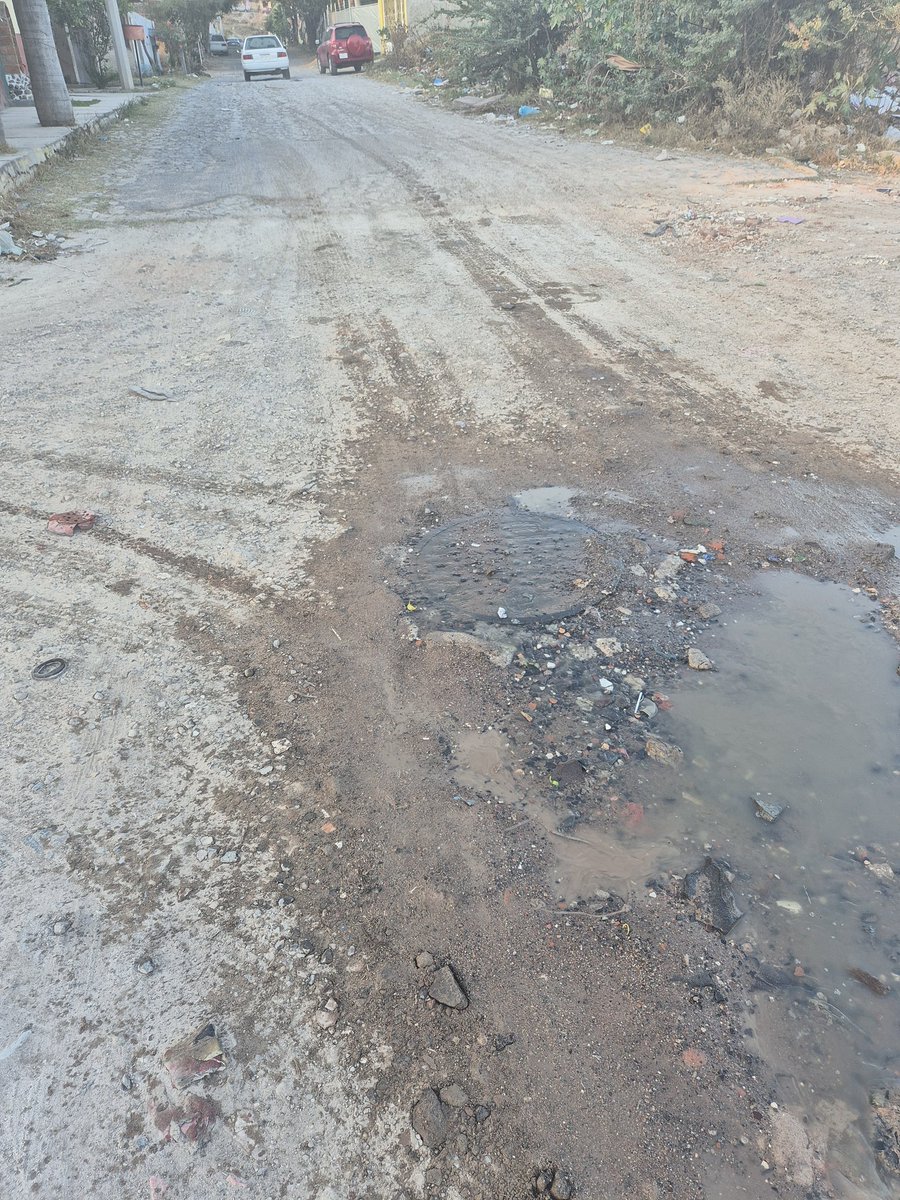 Sotelo205's tweet photo. @siapagdl Urge atencion en esta alcantarilla en las calles PRIMAVERA y VISTA HERMOSA de la colonia el cerrito en #Tlaquepaque #Jalisco por favor https://t.co/BuxXuLGTS5