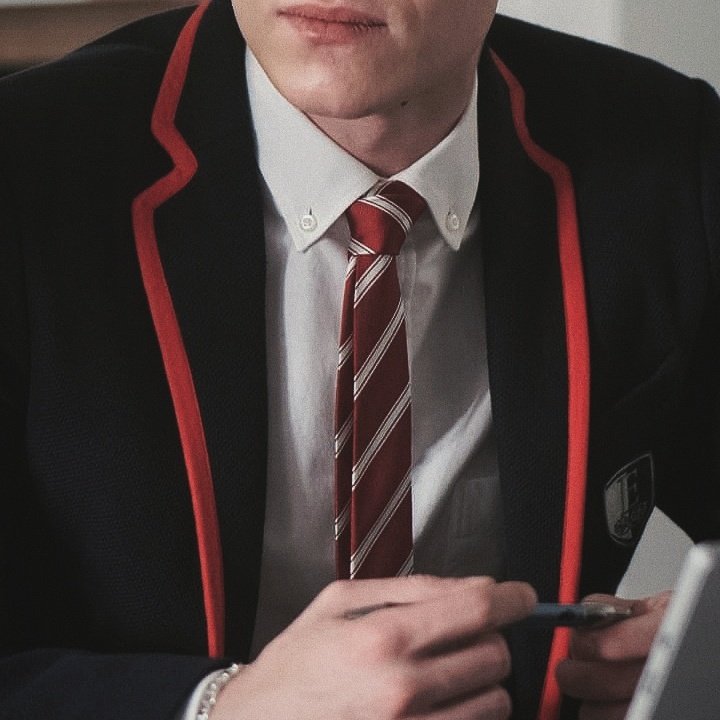 𝒜ɴɢᴇʟᴏ tweet media