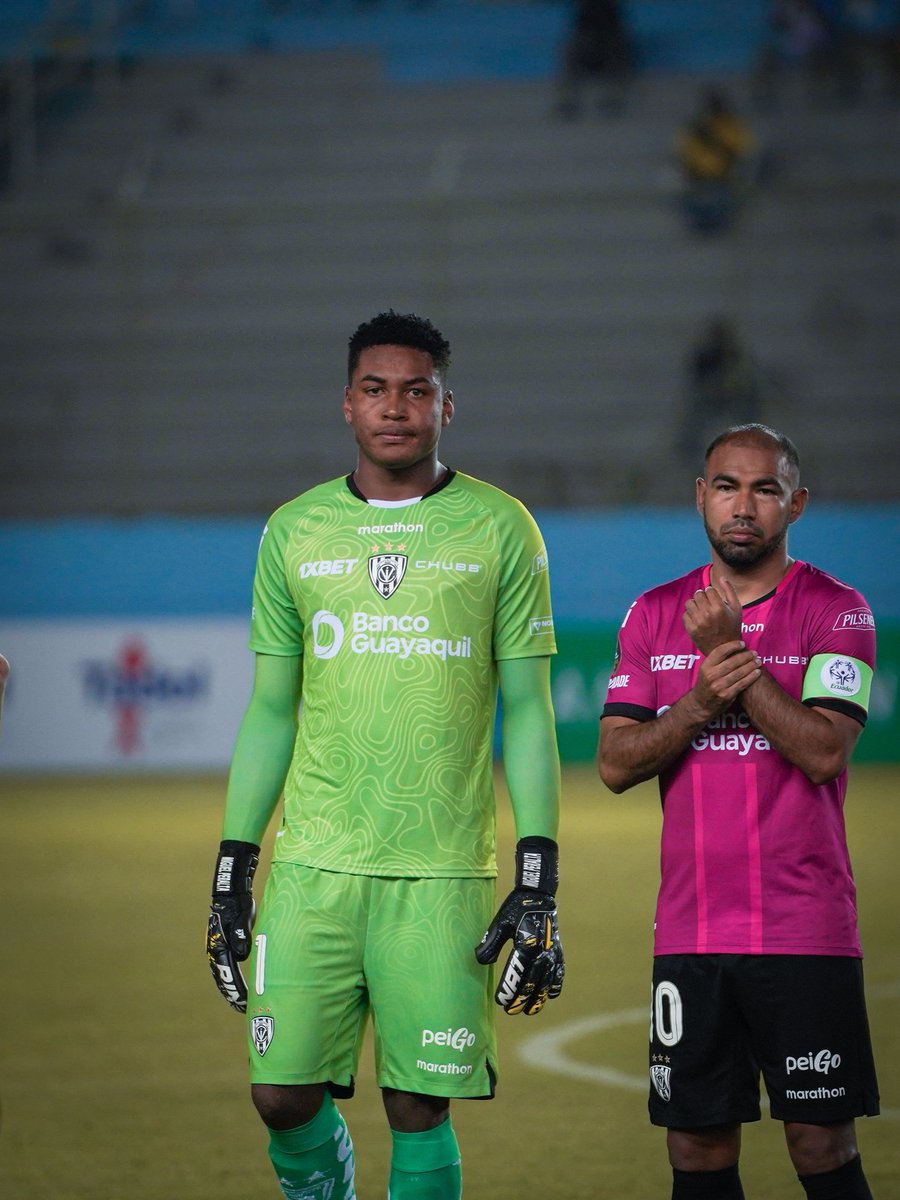 Debut oficial de Miguel Peralta  con el primer equipo 🥹🫶🏻⚽️ #FormativasIDV 💙🖤