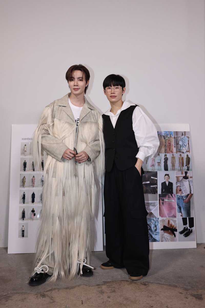 ZNN_Intl's tweet photo. It was such an honor for Zee to meet the designer personally, and be part of KIMHĒKIM's 10th year anniversary!

ZEEPRUK LOGIN TO PFW
#KIMHĒKIMxZeePruk
#PFW2026
#KIMHĒKIM
@zee_pruk #ZeePruk https://t.co/3aW8DN0Dhq