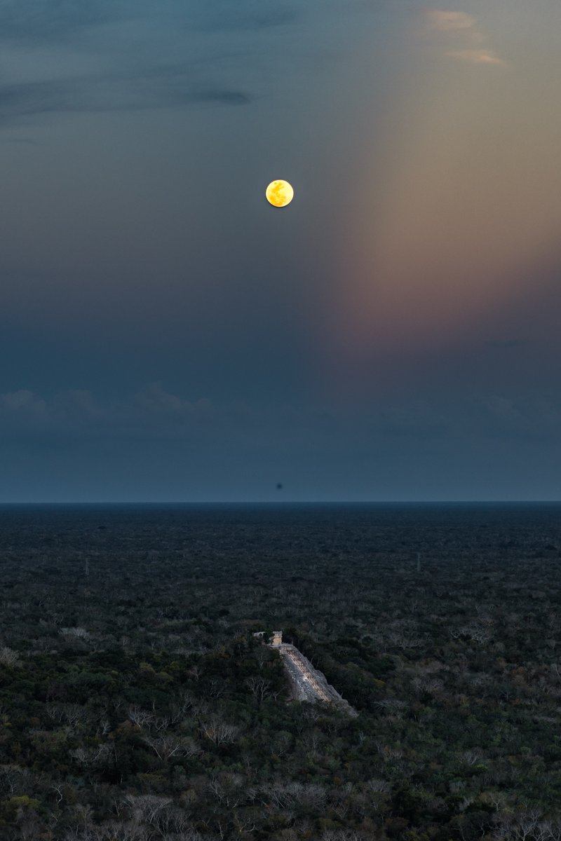 Luna llena en Coba, Quintana Roo.

Marzo, 2026.

Mañana antes del amanecer  habrá eclipse total lunar visible en todo el territorio mexicano.