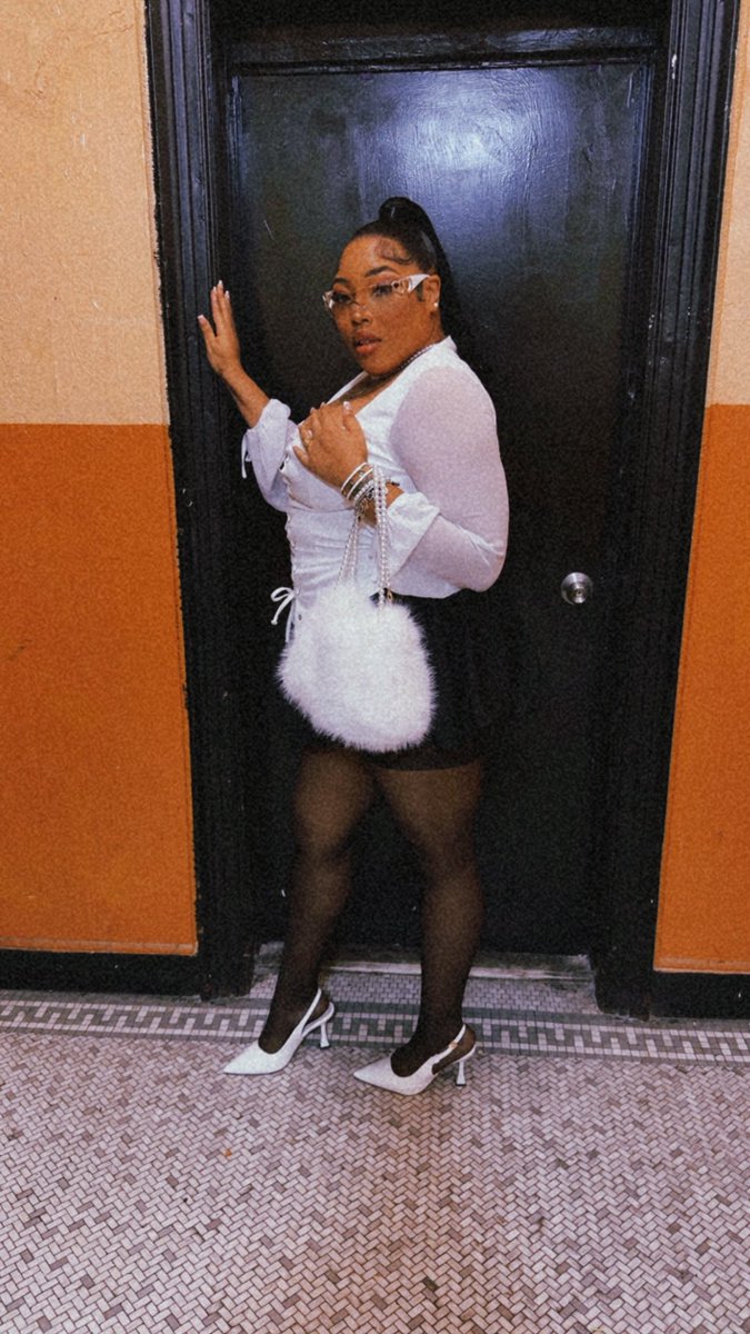 She She 🥢 tweet media