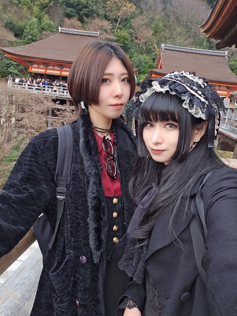 昨日～！
王道の京都観光💡

あおちゃんがたくさん案内してくれて
色んなとこ回れた🙏✨

ずっと行きたかった本命の神社で
札と絵馬を掛けてこれました😭

これは清水寺のカップル写真

#魔女ふた旅