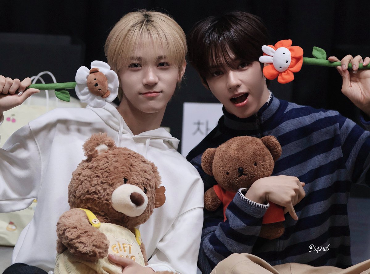 0421o6's tweet photo. 260302 kpop together

#AHOF #아홉 
#JL #제이엘
#다이스케 #DAISUKE https://t.co/gPMYs8dACP