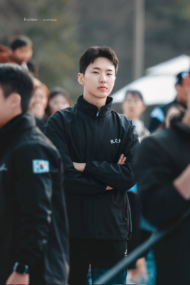 Never ever believe a man who says he’s too busy to update you. Mind you kwon soonyoung is in the fvcking military and still manages to update us. If he wanted to, he would. And he doesn’t even look like this, so please get ur priorities straight