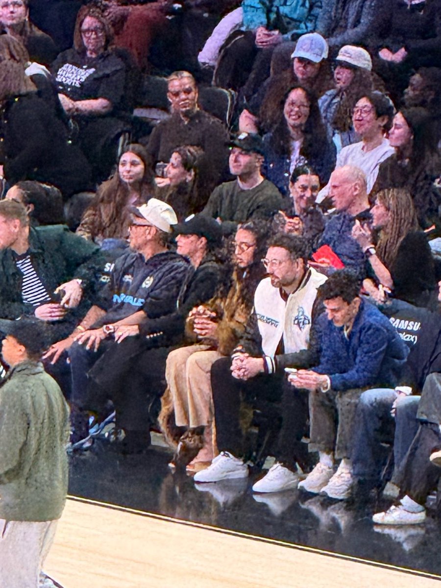 AZZI WAG FUDD COURTSIDE BADDIE