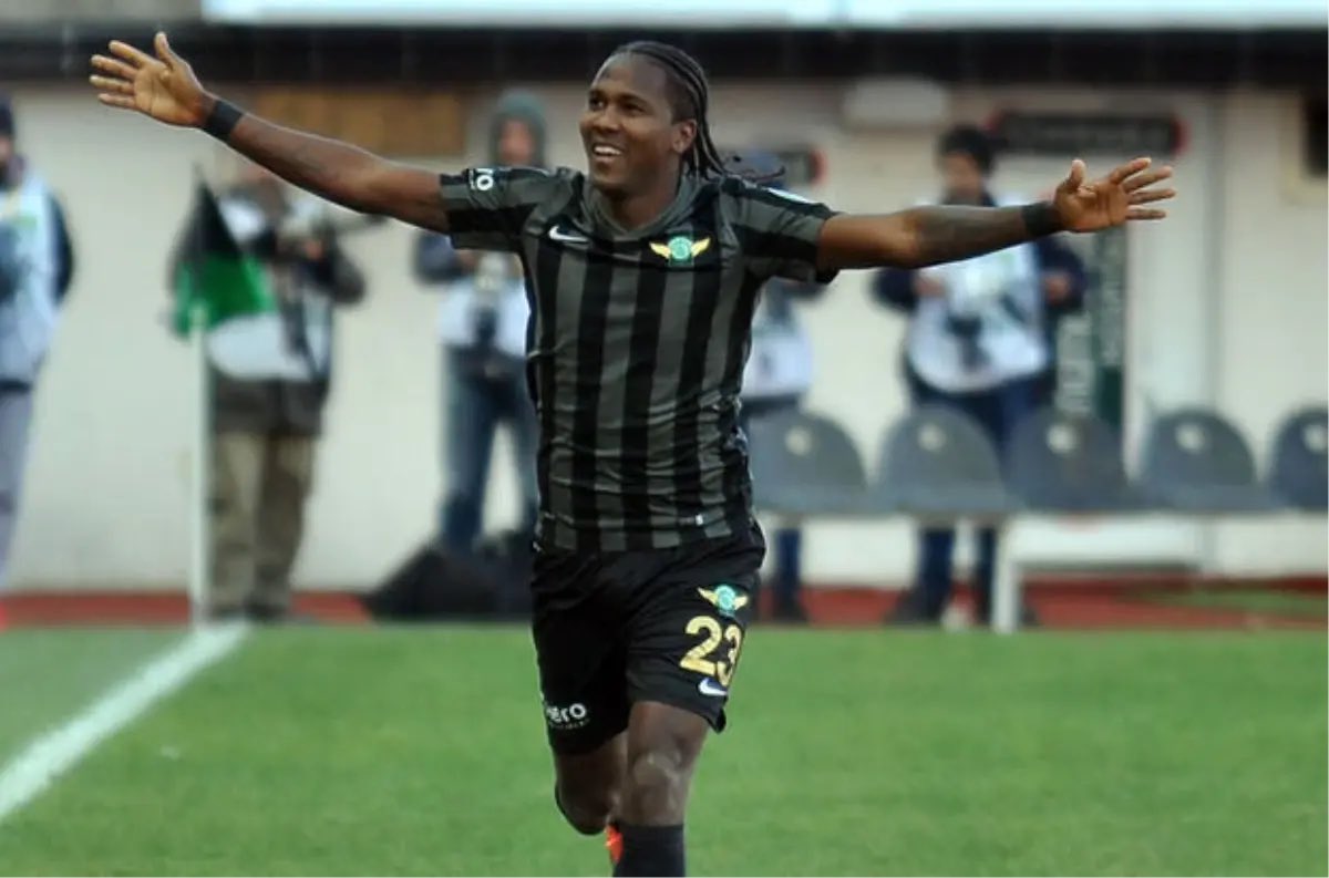 Bora9820's tweet photo. @asistanaliz Hugo Rodallega https://t.co/z5SslwWvKZ