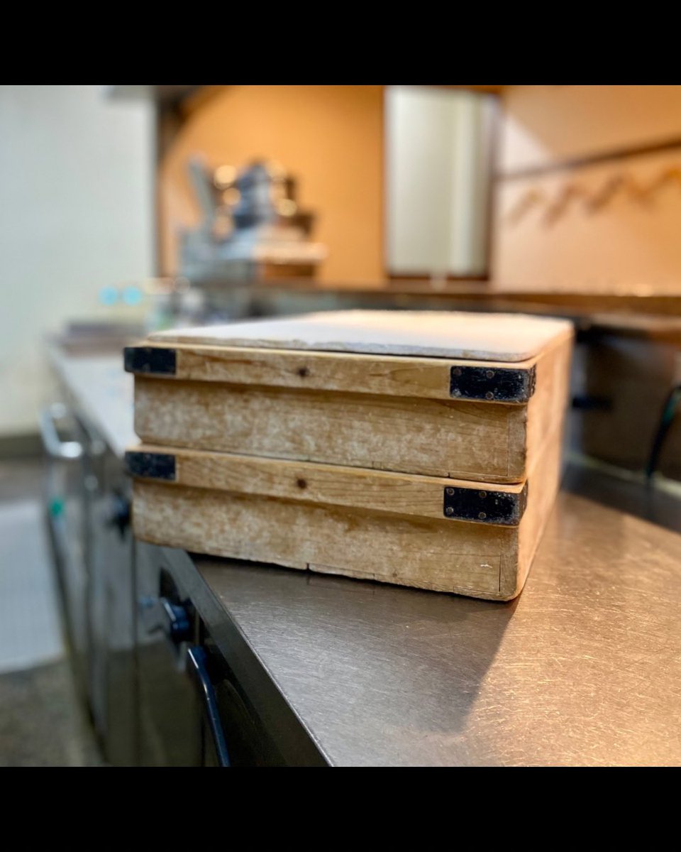 おはようございます☂️

⚠️本日昼の部時短営業⚠️
11:00〜14:00
17:00〜20:00
※売切有
です🍜
既報の通り 昼の部は什器搬入の為 14:00で終了となります。

昨日 一昨日と 長い時間お待たせしてしまい大変申し訳ございません🙇
早急に対応 改善させていただきます🙇

本日も宜しくお願いいたします🙇