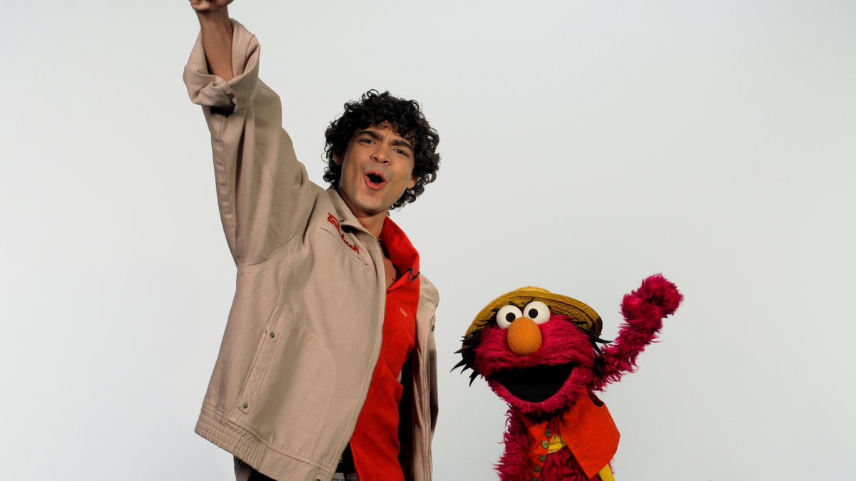 FunkoPOPsNews's tweet image. Luffy meets up with another contender for King of the Pirates .. Elmo!

#Elmo #OnePiece #Luffy #SesameStreet #FPN #FunkoPOPNews