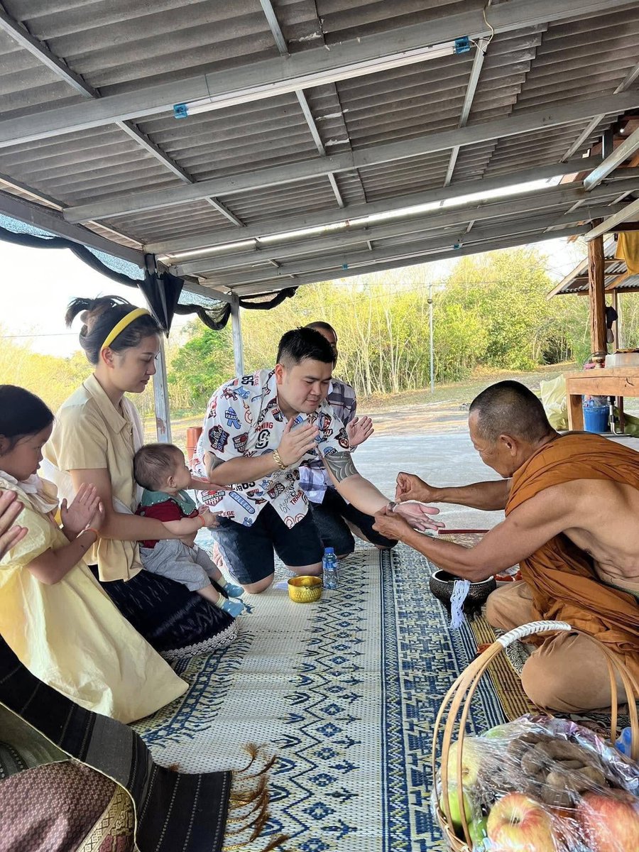 heyboy565's tweet photo. ไม่ต้องยืนในที่ที่ดีที่สุด จงยืนในที่ที่ทำให้เรามีความสุขก็พอสาธุ🙏🙏 https://t.co/CDihTO8gek
