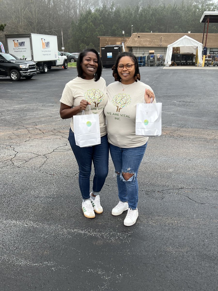 ElleDizzy's tweet photo. I forgot to tell y'all my nonprofit #WeAreVital had our Annual Socks and Smiles sock giveaway this Saturday and got to serve over 200 families!!! So thankful for our friends who came out to help! Can't wait til the next one!!! @DOCx22 @ShanAubrey @kloud229 https://t.co/uArJDzTfak