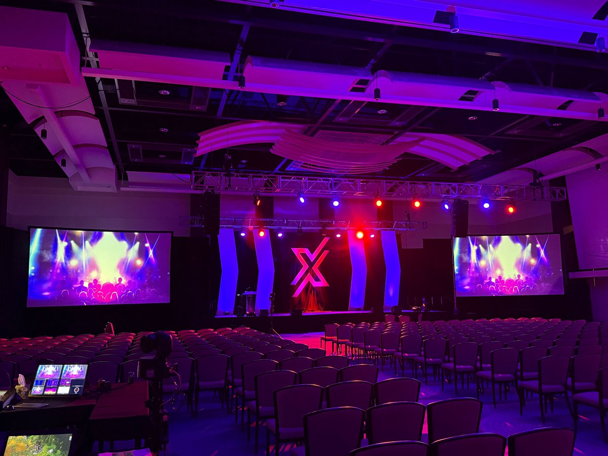 thinkcybis's tweet image. What a wild ride at Georgia DECA SCDC!
The Opening Session took place simultaneously in two rooms, with over 3,000 attendees.
Our team transformed two stages from the ground up to create a seamless experience in both spaces.
With Cybis, that’s what it means to #GoTheExtra mile.
