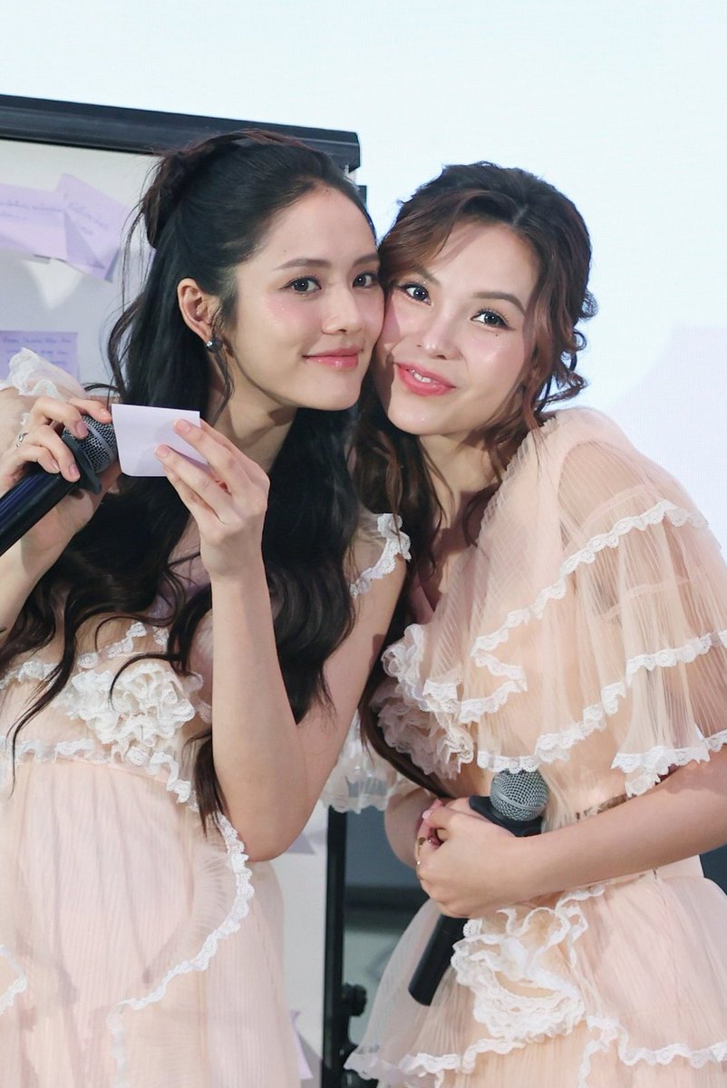 There must be a "love magnet" in their cheeks 🤭

#ลูกหมีซอนญ่า #LMSY