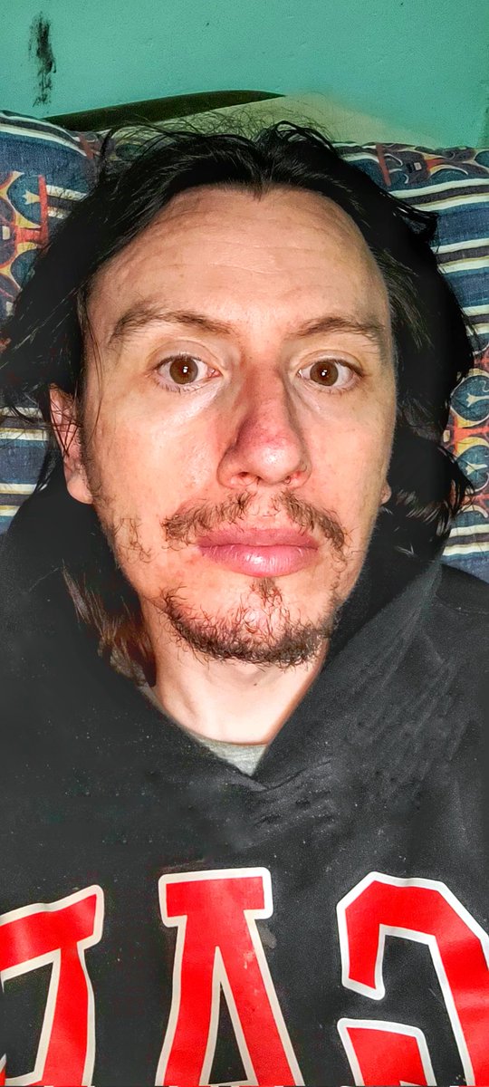 Hola tío Michoca acá con mi mejor cara esperando FDB 2 jajajaja  #FiebreDeBaileCHV  TIO ¿ Cómo cree  que  se comportará gente   como  Felipe izquierdo o el Manguera Valenzuela? Siento qué ellos no van  a enganchar con el react <a href="/chilevision/">Chilevisión</a>