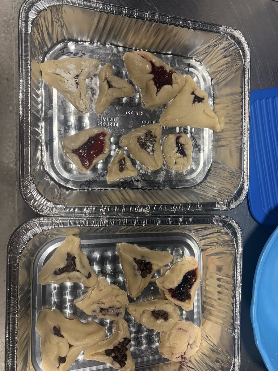 Ed Asner Family Center tweet media