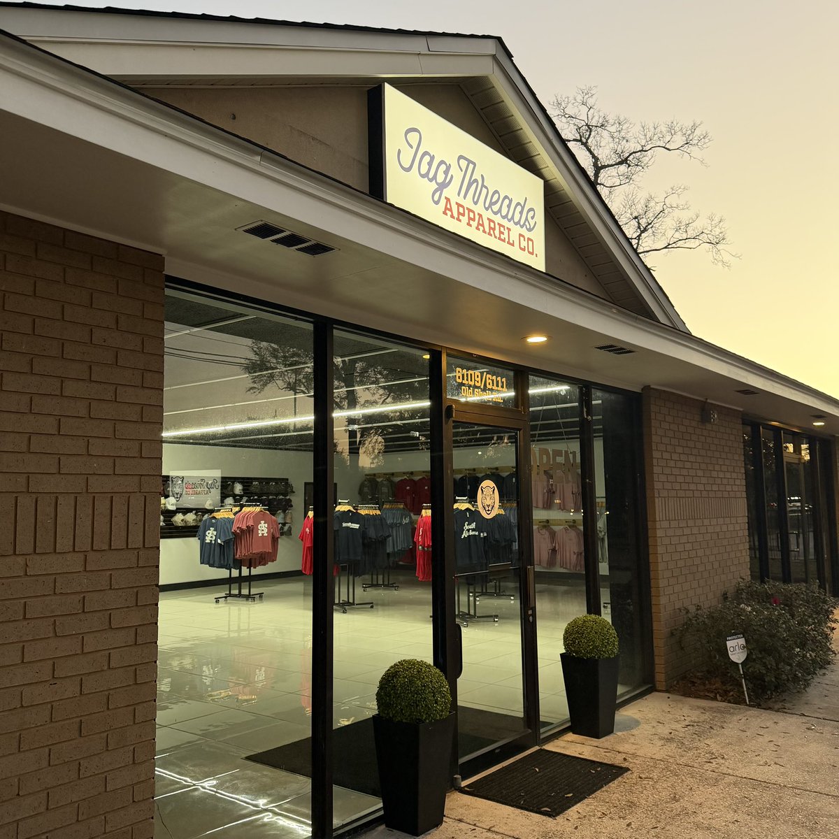 jagthreadsco's tweet photo. As we closed this evening on our opening day, we wanted to say thank you to everyone that stopped by! It was a great success. We will continue to grow and add more amazing products. See you tomorrow at 10am. https://t.co/KA4S7naVY9