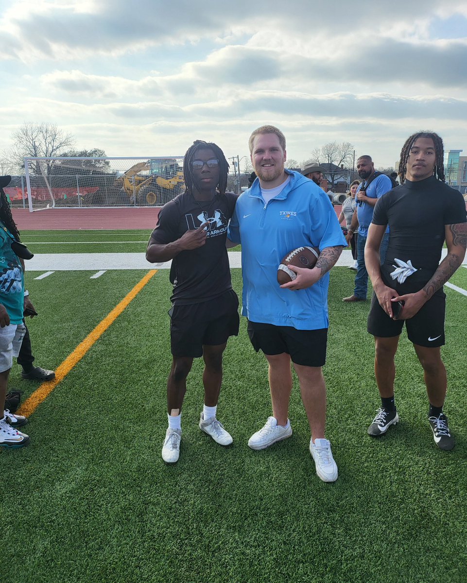 DeTravion Henson tweet media