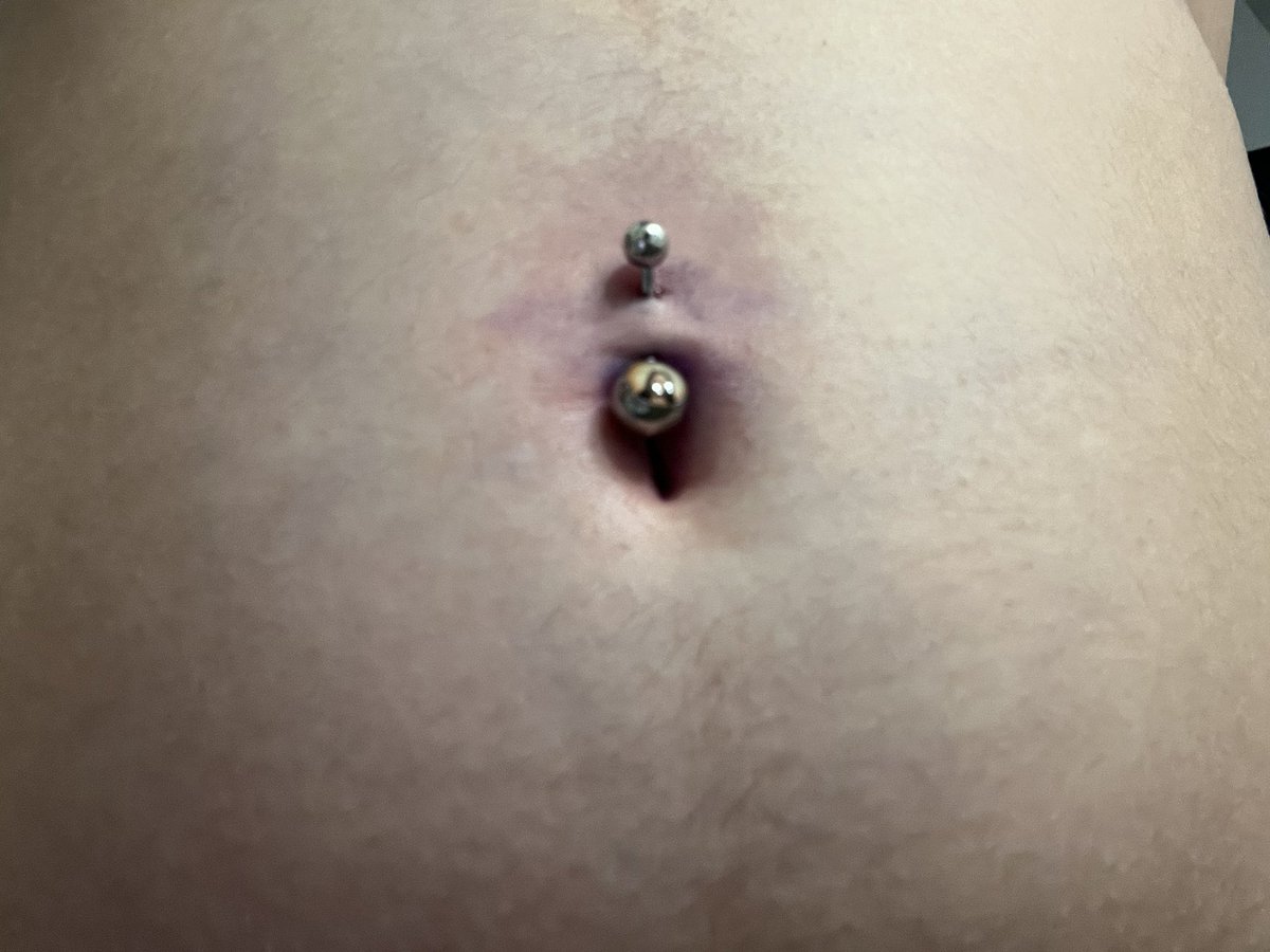 L4texBr4inz's tweet photo. TW needles!!

Do you think I went too thin? Ik it’s even but I feel like I didn’t give it enough space 

#piercing #needle #piercingadvice #bellybuttonpiercing #bellybutton #piercer https://t.co/4tJih9ElUG