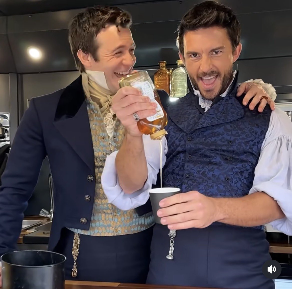 atualizando a série de fotinhas do Jonathan com o Luke T